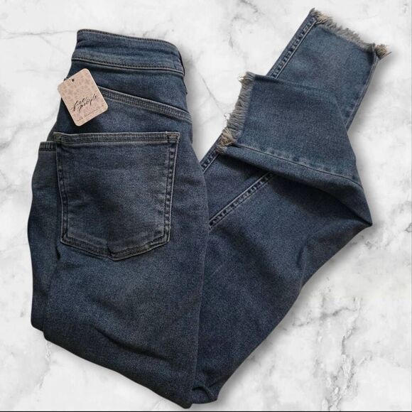 Free People Blue Jeans Size 28 NWT - Picture 8 of 8